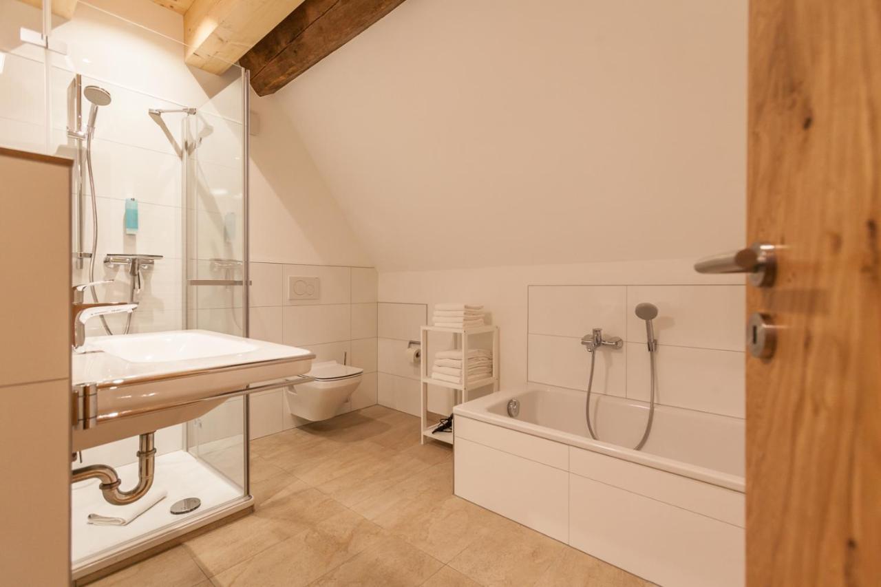 Baumgartners Dreiseithof - Historisch, Modern, Zentral Appartement Bad Krozingen Buitenkant foto
