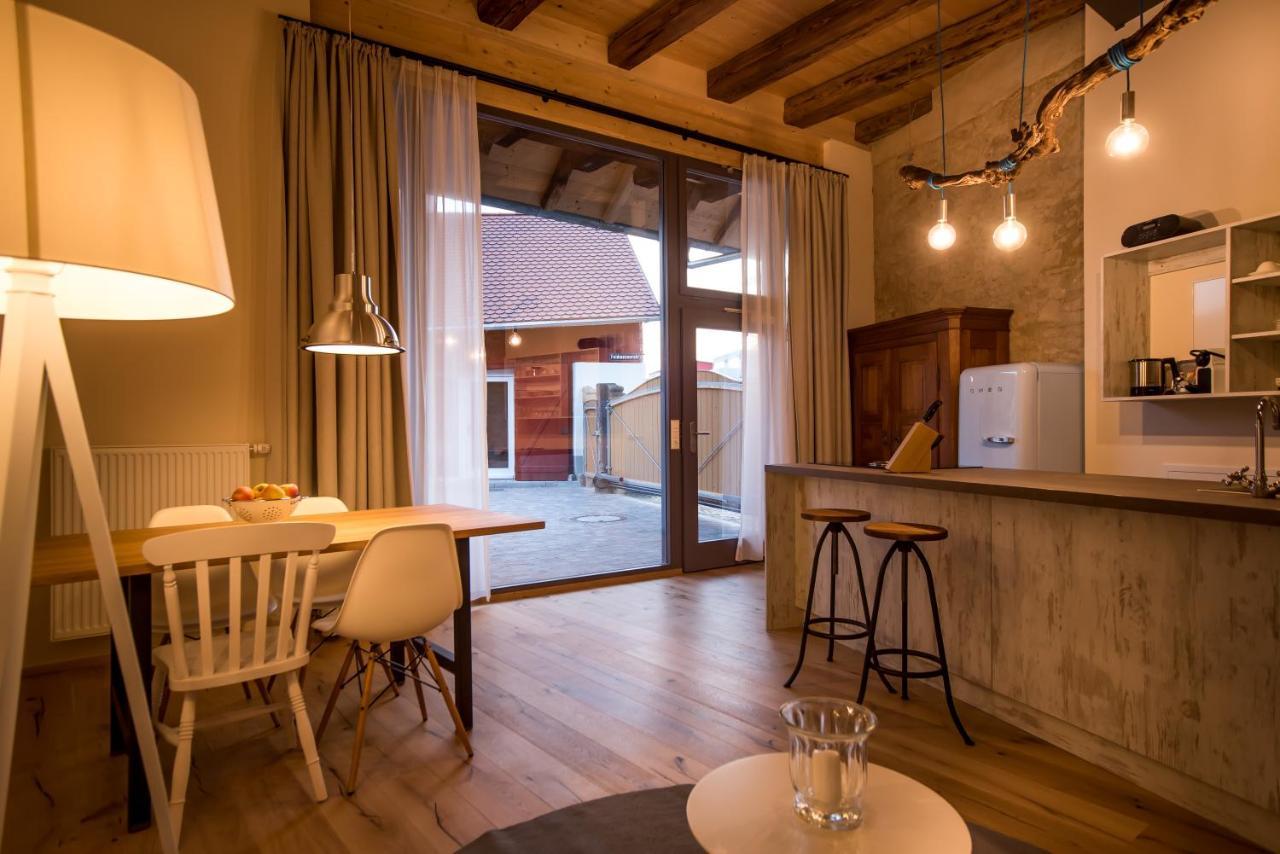 Baumgartners Dreiseithof - Historisch, Modern, Zentral Appartement Bad Krozingen Kamer foto