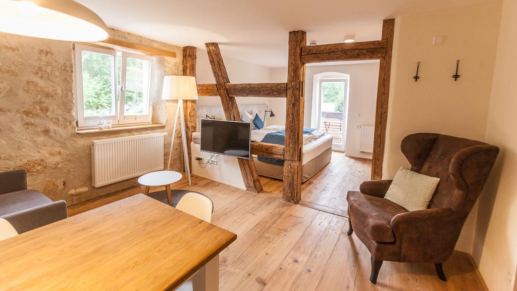Baumgartners Dreiseithof - Historisch, Modern, Zentral Appartement Bad Krozingen Buitenkant foto